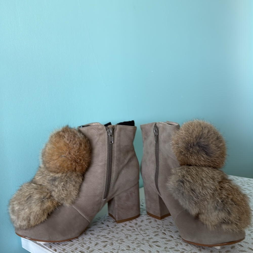 Cecelia New York Women's suede Gray Fur-Trimmed Boots (floor sample) - Picture 7 of 8